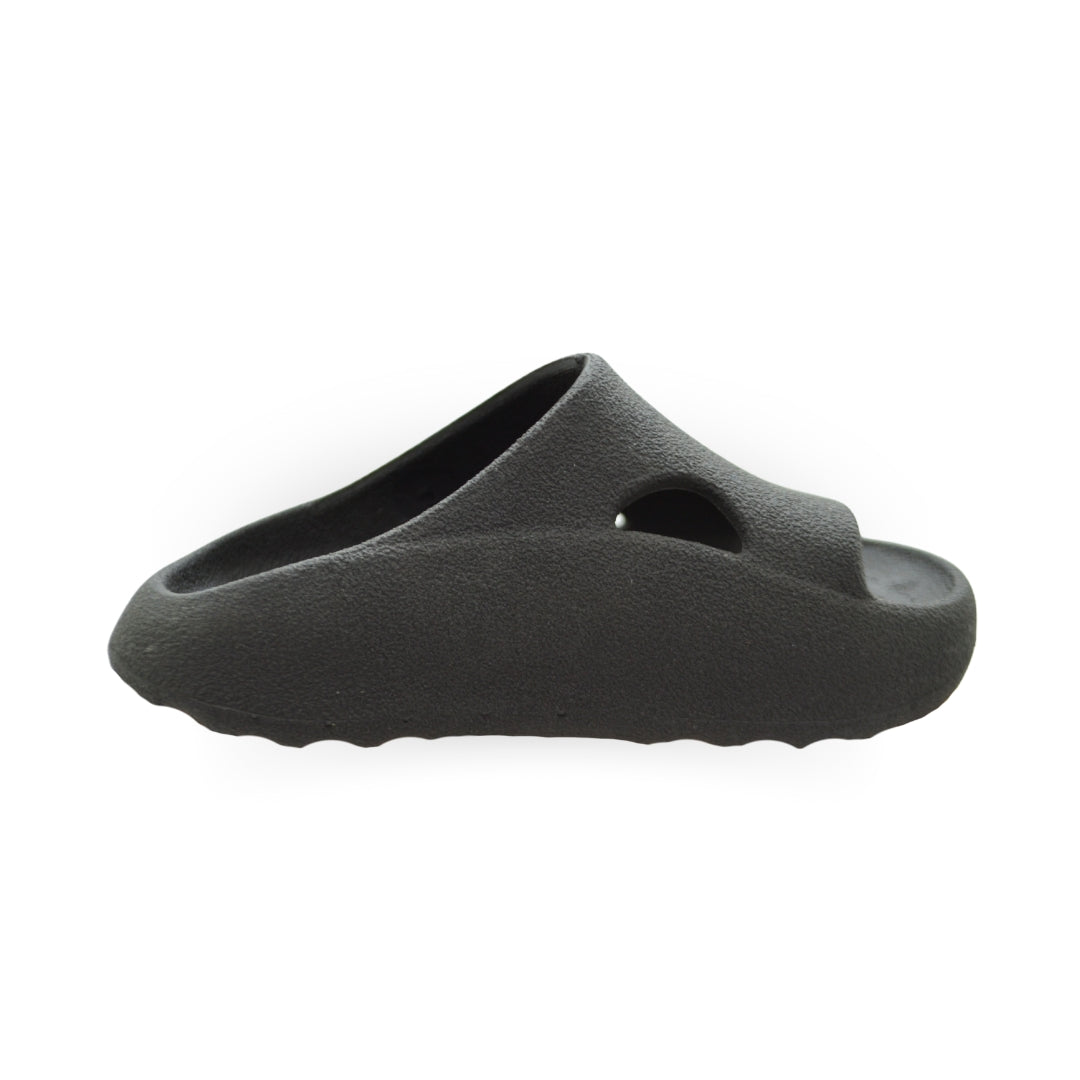 Chinelo Nuvem Preto – Leveza, Conforto e Versatilidade para o Dia a Dia